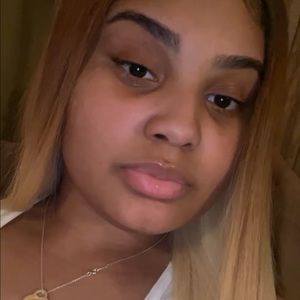 Meet your Posher, Niya